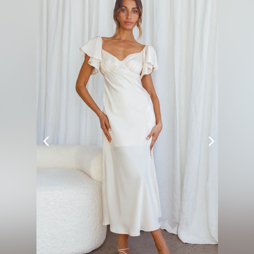 New with tags Selfie Leslie split midi dress - ivory. Great condition.
